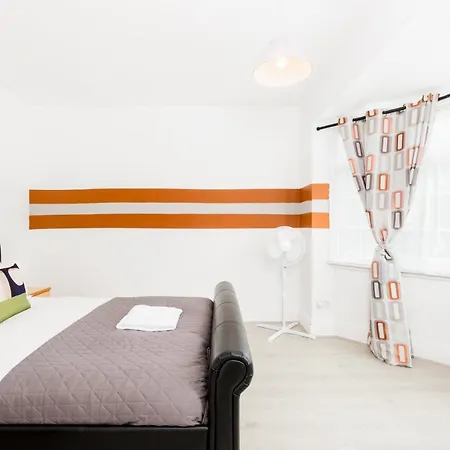Beautiful 6 Bedroom House For 17 Guests Next To Edgbaston Stadium 버밍엄
